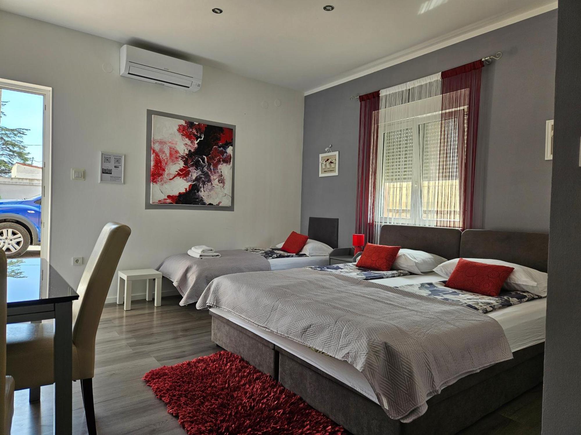 Apartments Benic Zara Esterno foto